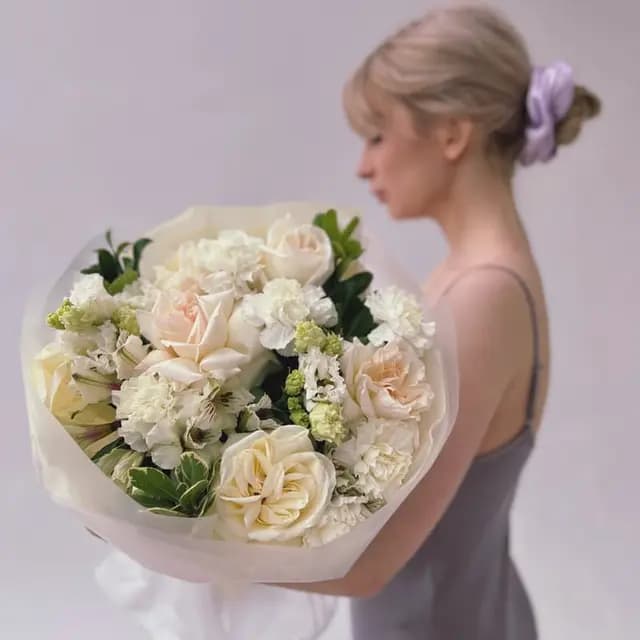 Открыть фото крупно Букет на вкус флориста 7 000 ₽