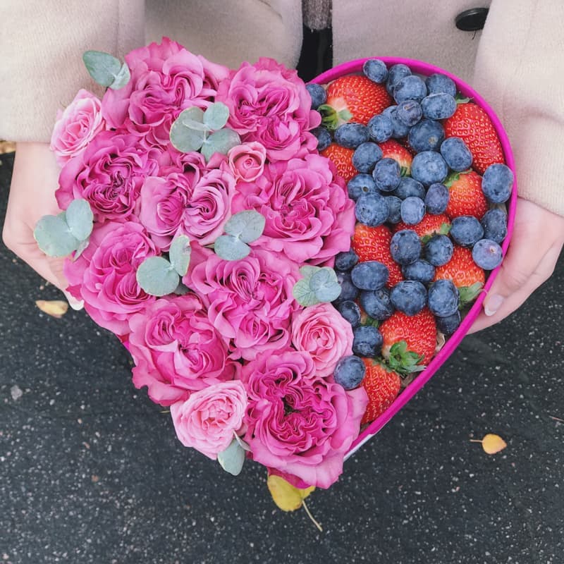 Сердце с пионовидными розами и ягодами "HEART 26" — Фото 4