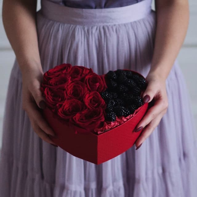 Сердце из 9 роз с ежевикой "HEART 22"