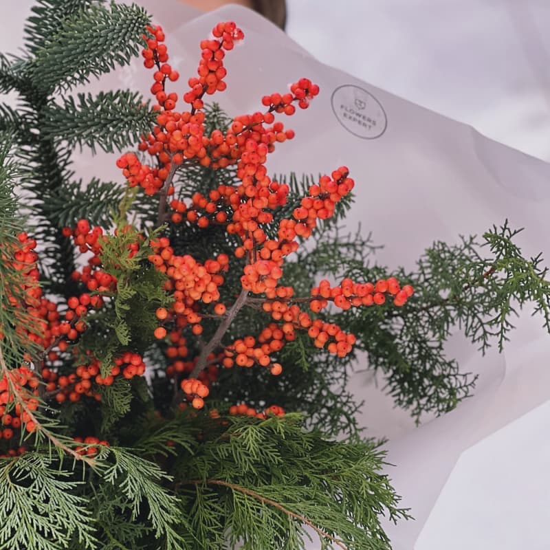 Новогодний хвойный букет с илексом "PINE" — Фото 4