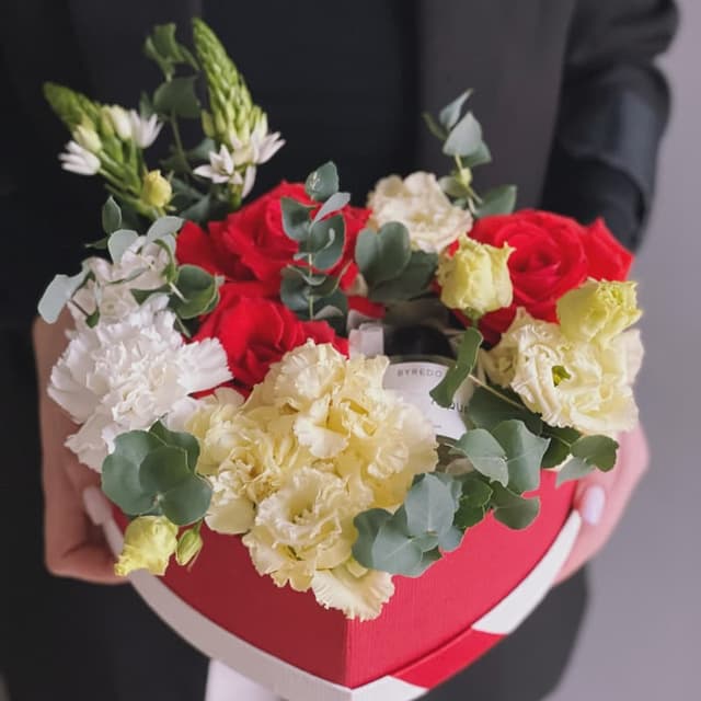 Коробочка с цветами и духами "FRAGRANCE"