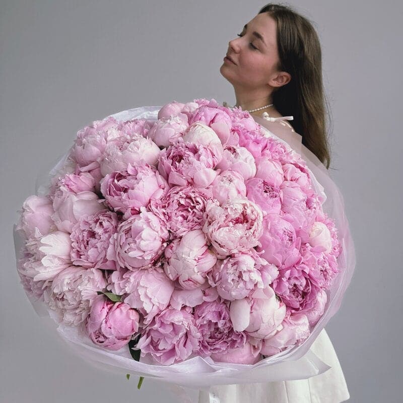 Букет из 51 пиона "SARAH BERNHARDT" — Фото 4