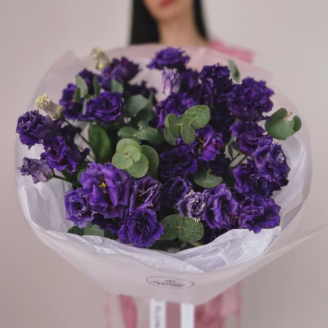 Букет из 15 эустом "DEEP VIOLET"