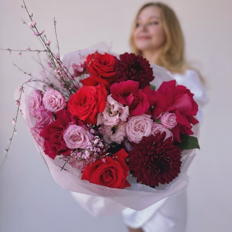 Открыть фото крупно Букет "CHERRY LADY"