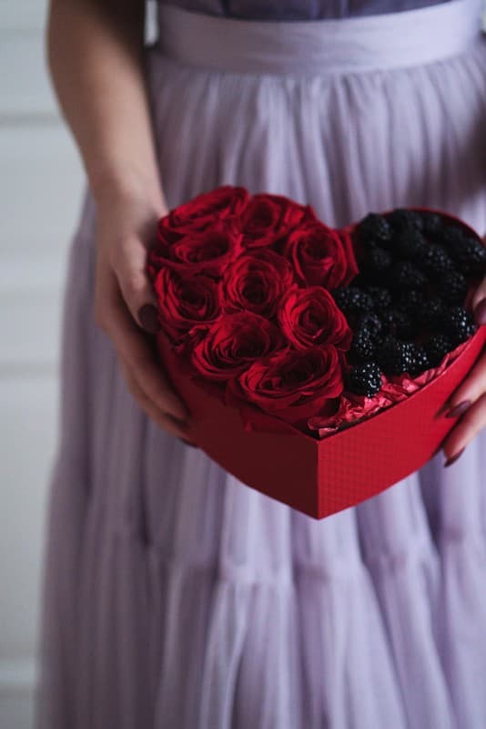 Сердце из 9 роз с ежевикой "HEART 22" — Фото 4