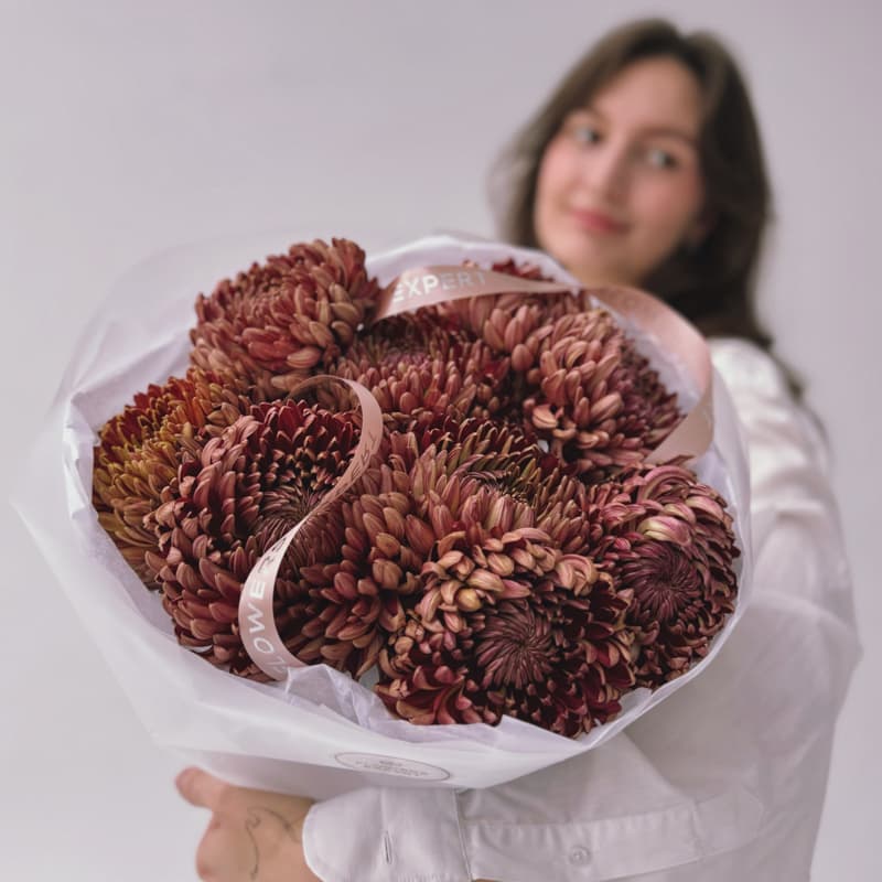 Букет из 9 хризантем "BIGOUDI CHOCOLATE" — Фото 5