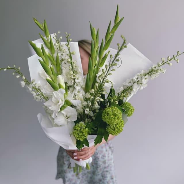 Садовый букет с гладиолусами и дельфиниумом "GARDEN #20"