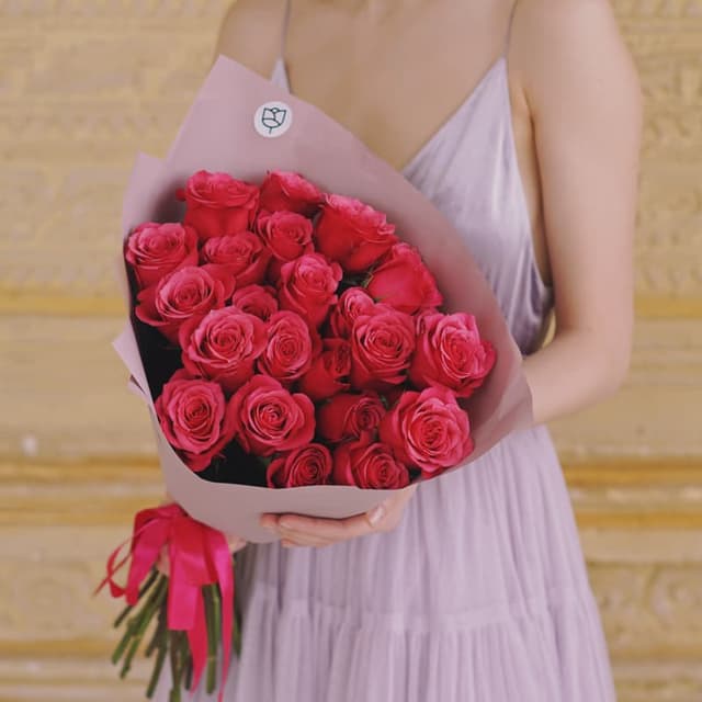 Букет из 25 роз "ROSES 48"