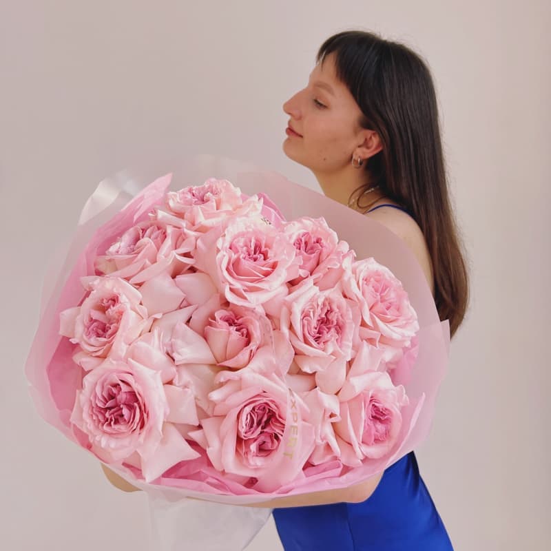 Открыть фото крупно Букет из 11 пионовидных роз "PINK OHARA"