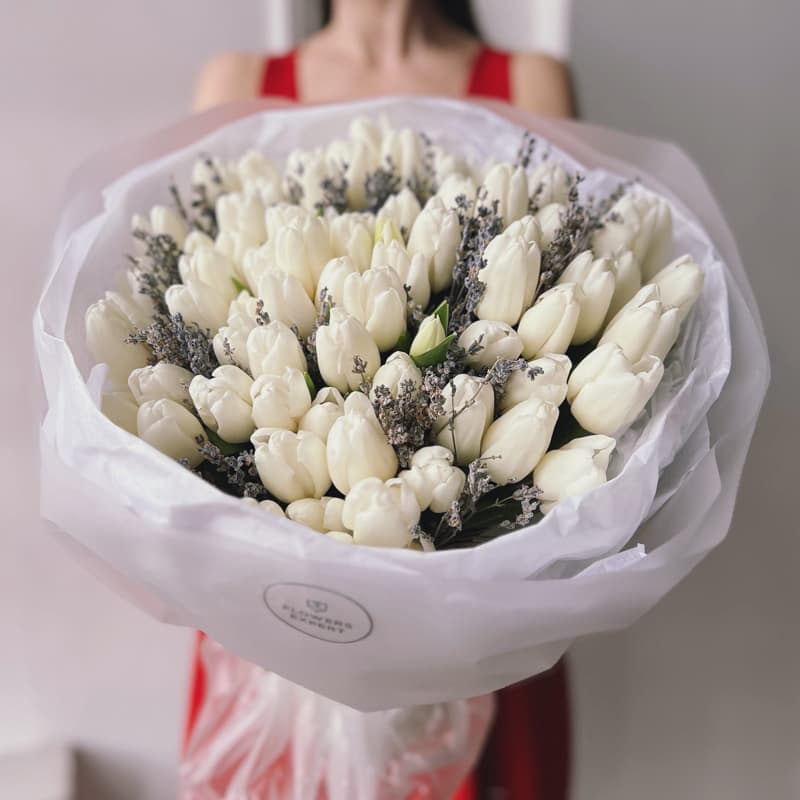 Открыть фото крупно Букет из 71 тюльпана с лавандой "WHITE LAVENDER" — Фото 2