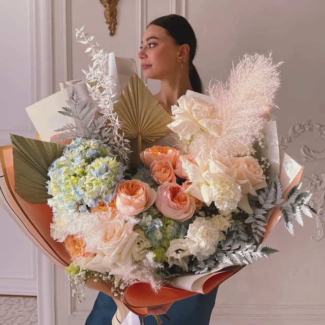 Букет "BE MINE"