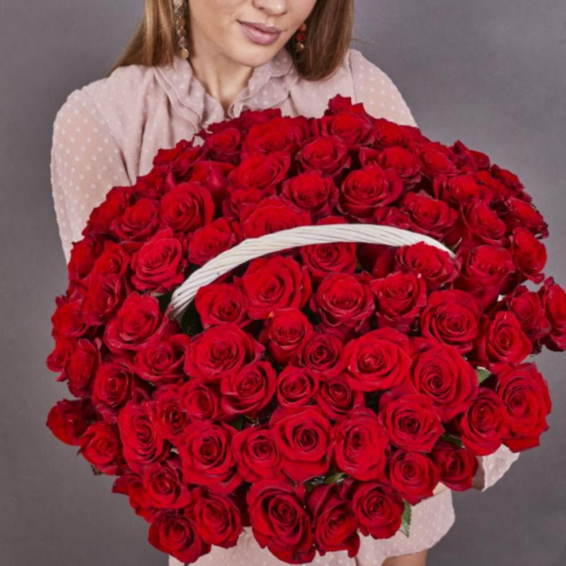 Открыть фото крупно Корзина из 101 красной розы "CLASSIC RED" — Фото 2