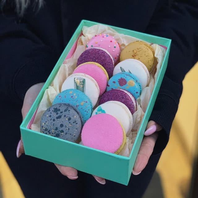 Коробочка с 14 макарони "MACAROONS"