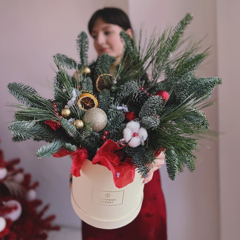 Новогодняя композиция в коробке "ELF MADE"