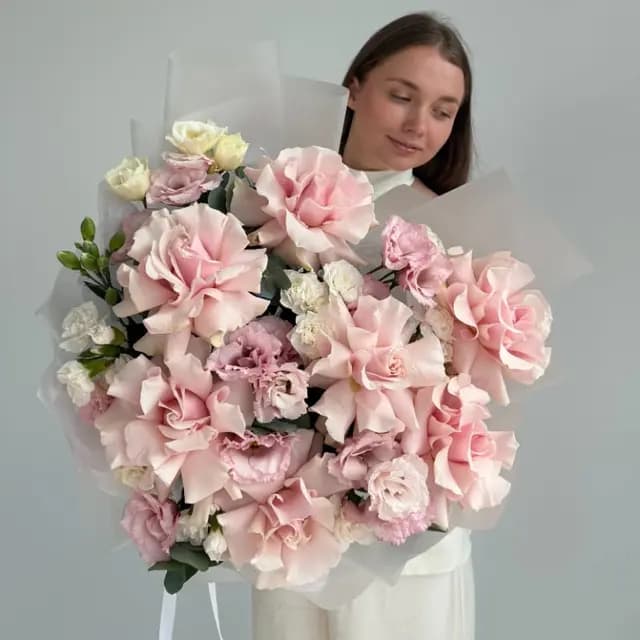 Букет из французских роз с эустомой "BABY BLUSH"