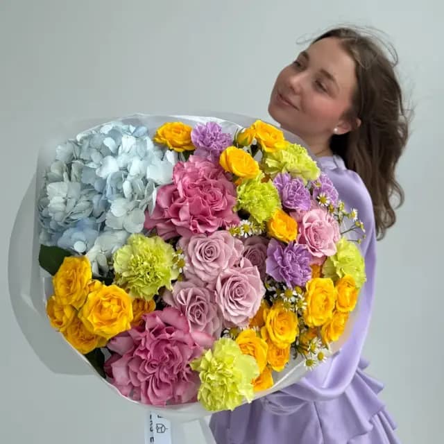 Открыть фото крупно Дофаминовый букет с гортензией "COLOR CRUSH"