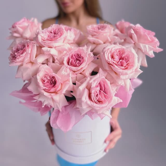 Коробка из 11 пионовидных роз "PINK OHARA"