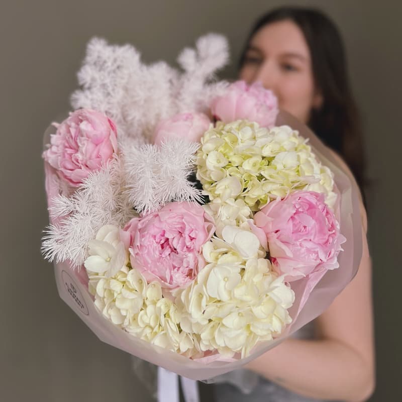 Открыть фото крупно Букет с пионами и гортензией "VANILLA PINK" — Фото 5