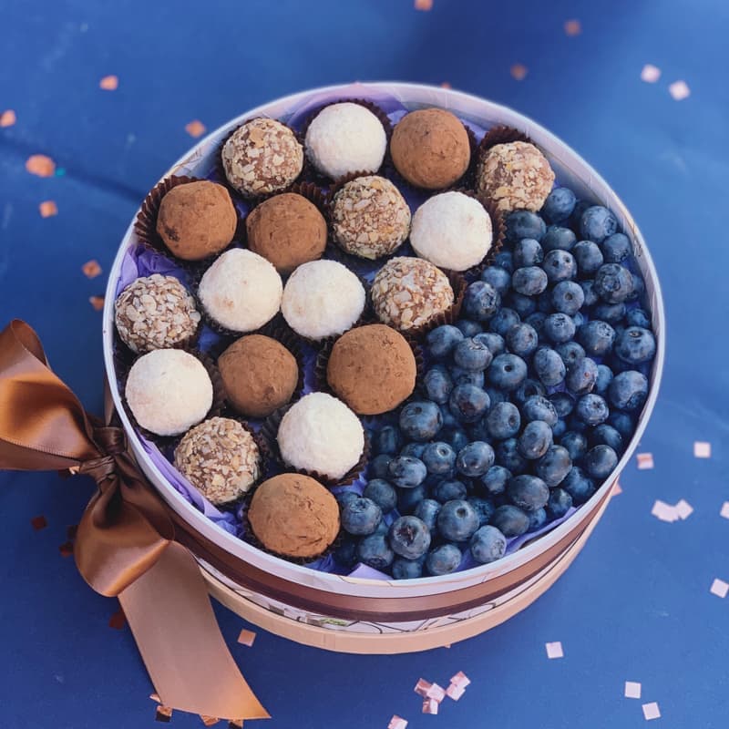 Открыть фото крупно Коробочка с трюфелями и голубикой "BIG TRUFFBERRY" — Фото 3