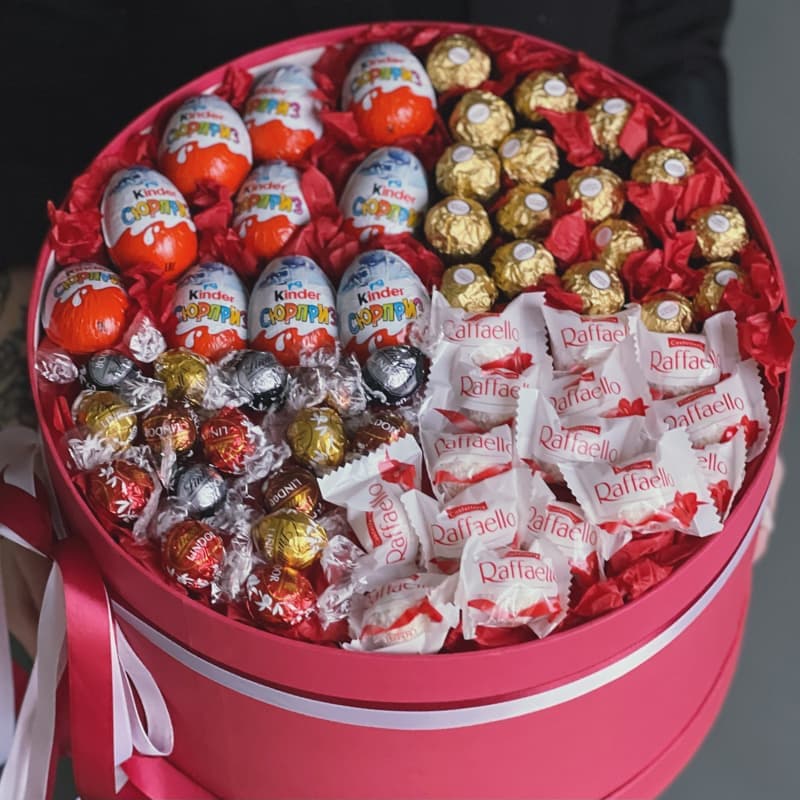 Открыть фото крупно Коробочка со сладостями "BIG BIG SWEETY!"