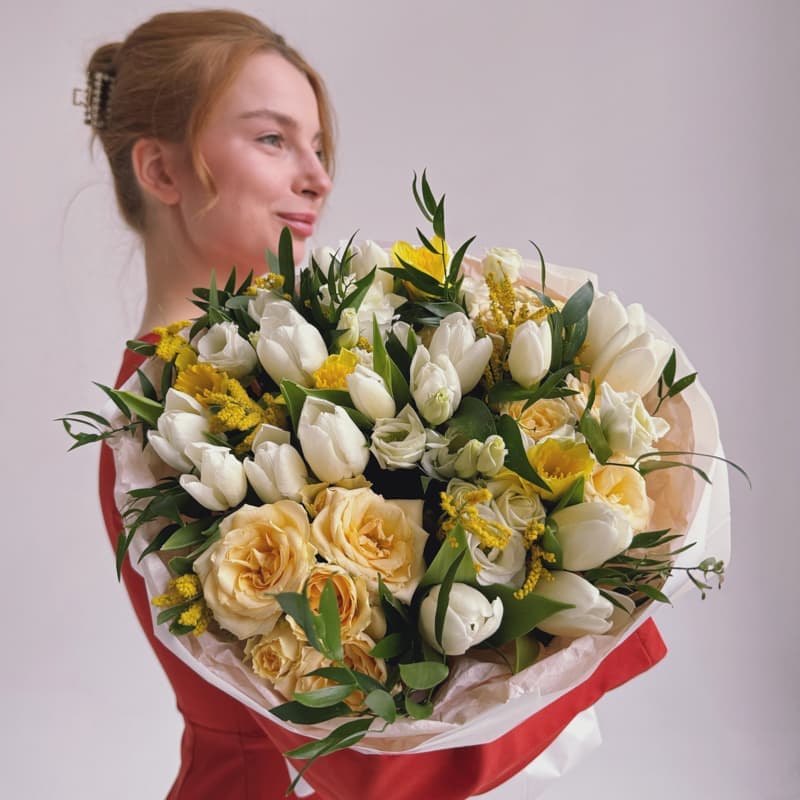 Открыть фото крупно Букет с тюльпанами и нарциссами "SPRING VIBE" — Фото 5