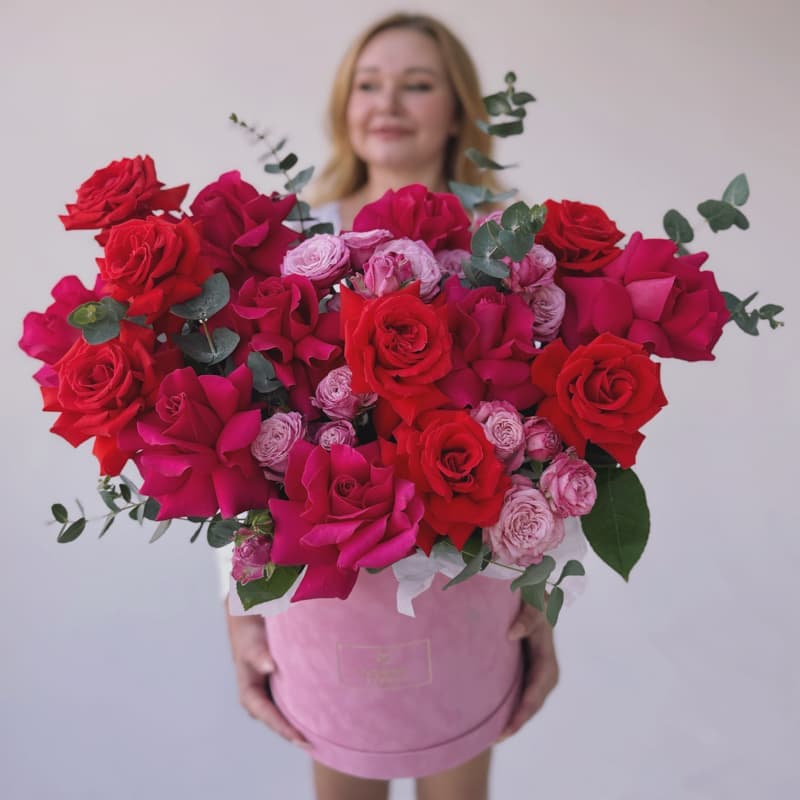 Открыть фото крупно Бархатная коробка с французскими розами "FLIRT" — Фото 2