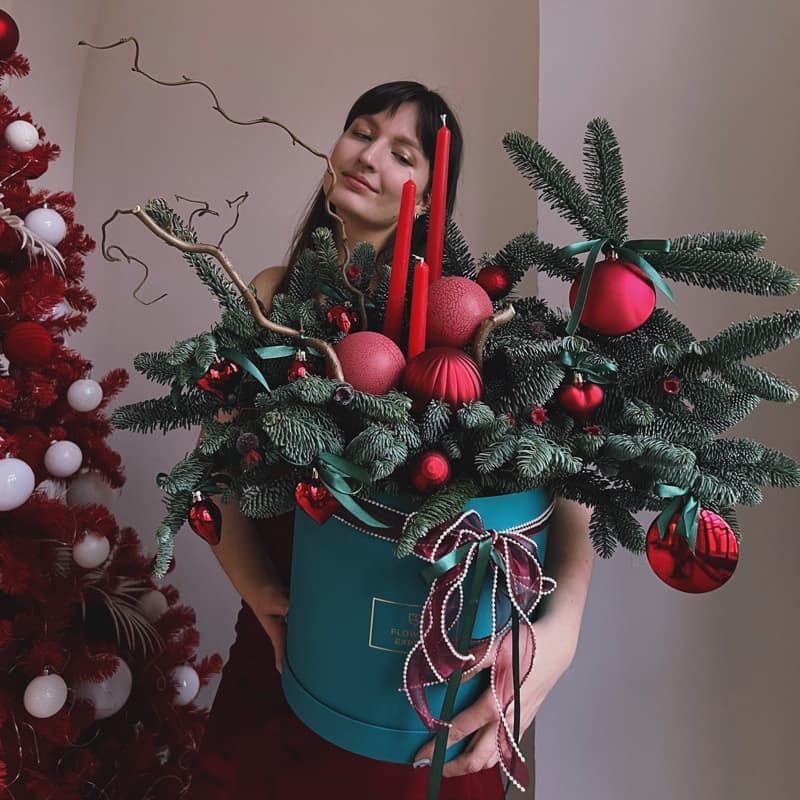 Открыть фото крупно Новогодняя композиция в коробке "RED SANTA" — Фото 6