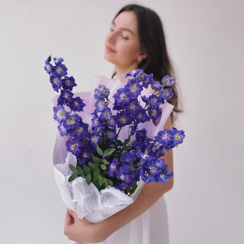 Открыть фото крупно Букет из дельфиниума "BLUE POWER"