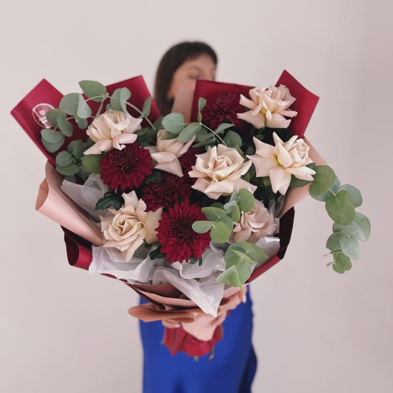 Открыть фото крупно Букет из французских роз и хризантем "LOVE U A LATTE" — Фото 3