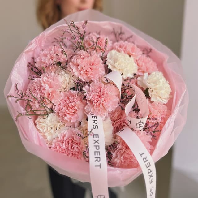 Букет из 23 пушистых гвоздик "PINK & WHITE"