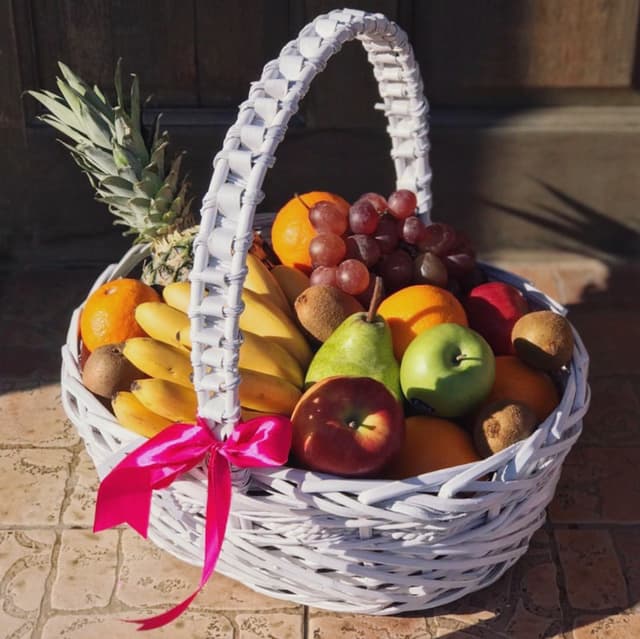 Корзина с фруктами "SWEET TROPIC"